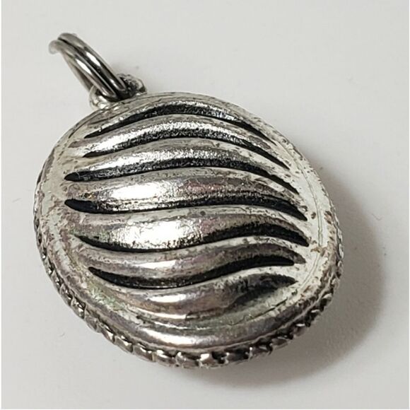 WHITE CAT"S EYE In Silver-tone Setting PENDANT ONLY - Picture 7 of 8